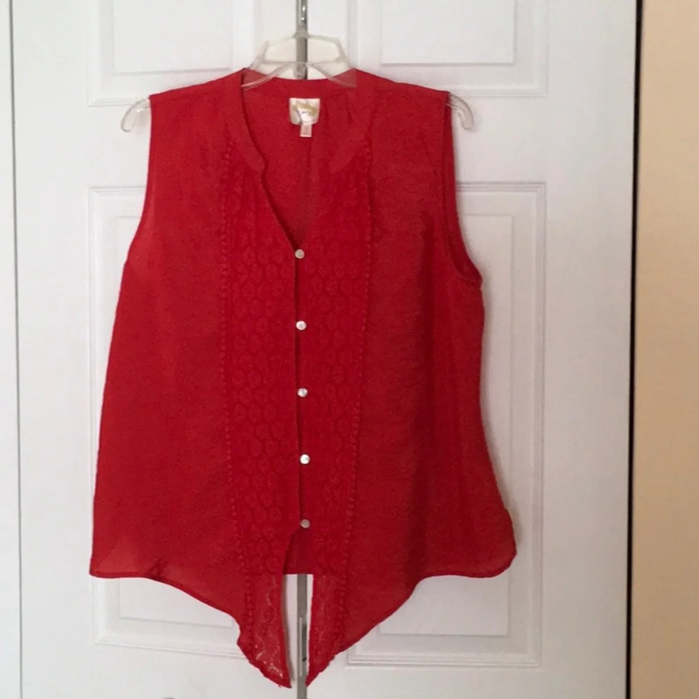 Red blouse - Picture 1 of 3